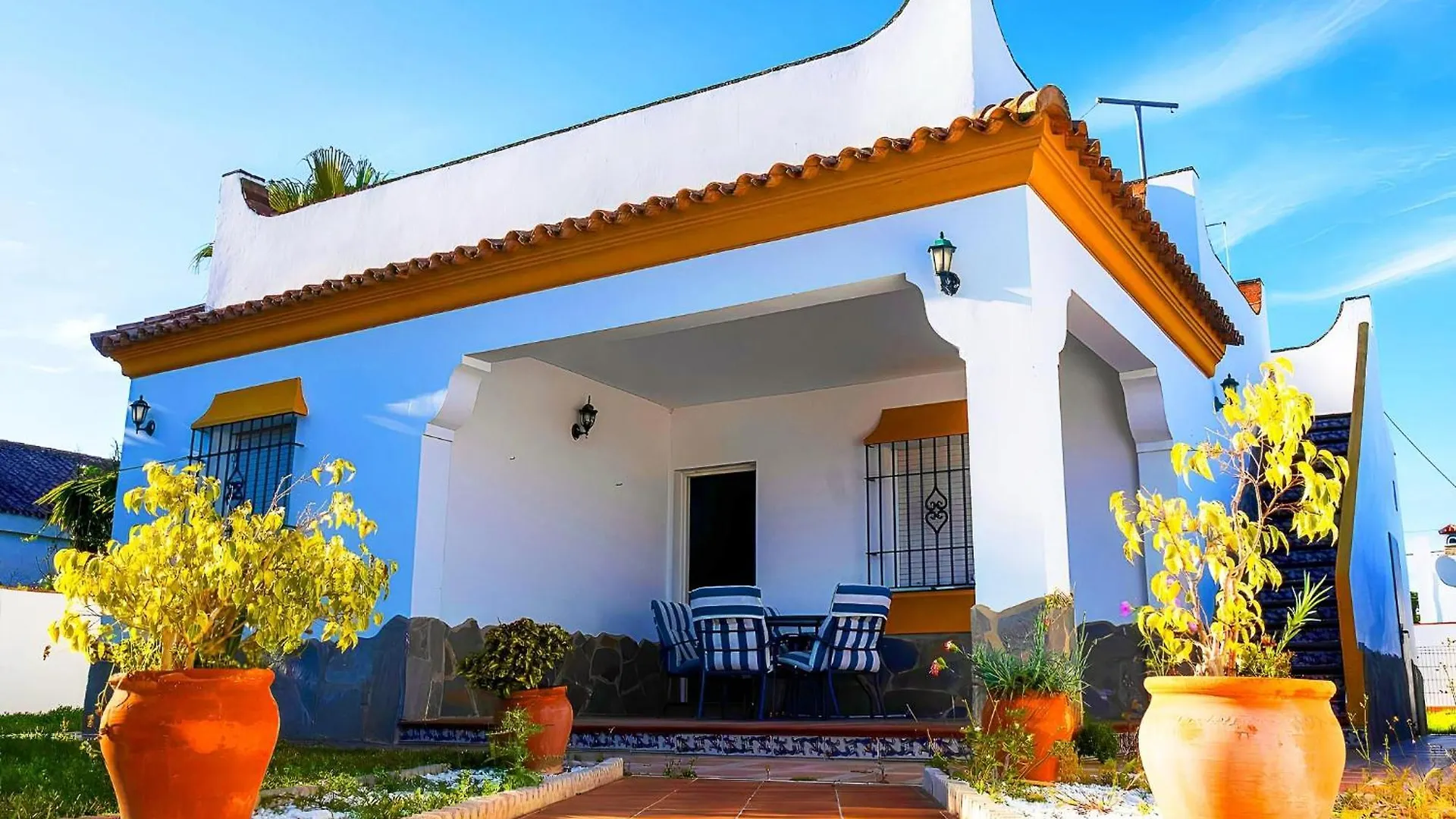 Chalet Piscina Privada Zona Vallada Con Barbacoa Conil De La Frontera 0*,  Spain